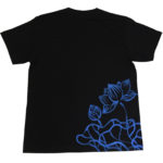 手描きTシャツのniko(ニコ) men'sは蓮柄Tシャツ　手描きで描いた蓮の花のTシャツ