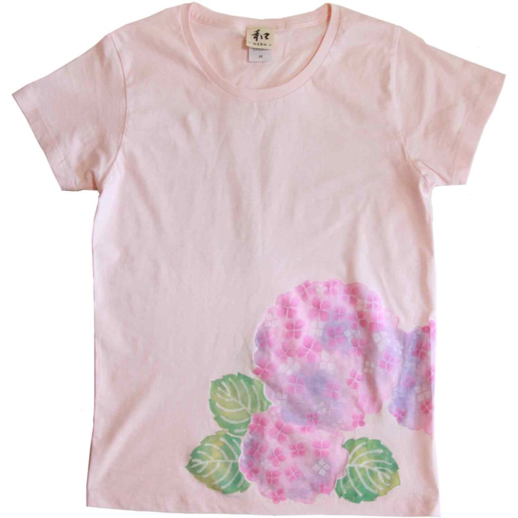 レディース　紫陽花柄Tシャツ、手描きで描いたアジサイの花柄Tシャツ、を追加しました。