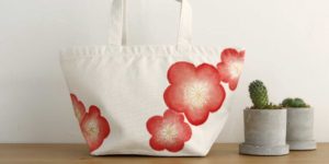 手描き梅の花柄トートバッグ　コットン　ランチバッグ　マーズバッグ