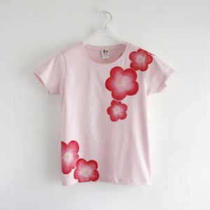 手描きTシャツ 梅の花柄レディースTシャツ ピンク　和風　和柄
