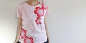 手描きTシャツ 梅の花柄レディースTシャツ ピンク　和風　和柄