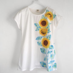 レディース ひまわり柄チュニックTシャツ 手描きで描いたヒマワリの花柄ワンピース